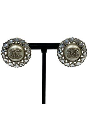 Chanel Heart Bijou CC Logo Pearl Earrings Champagne Gold